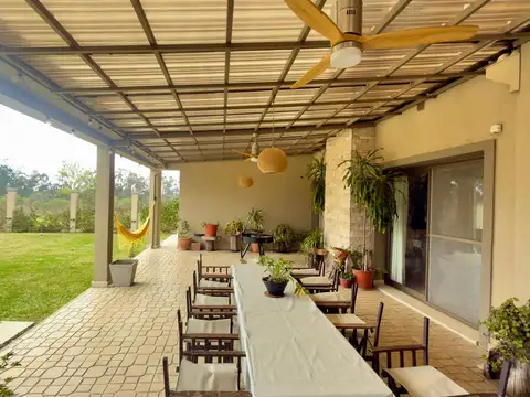 Casa en Venta con 2 cocheras