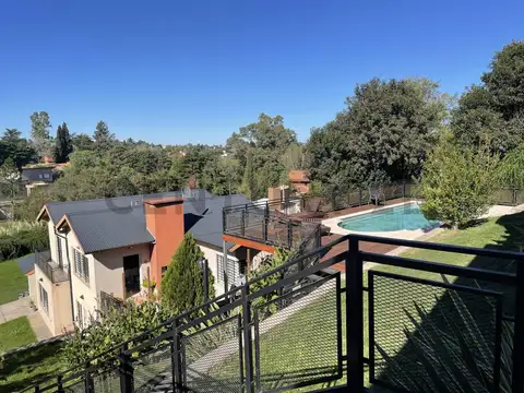 Casa en Venta en La Falda, USD 390.000