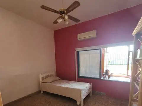 Venta Casa Lanús 3 ambientes Jardín  Parrilla Qcho