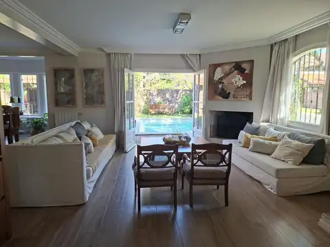 Casa en Venta en La Merced, USD 450.000