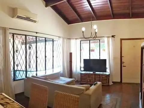 Casa en Venta en San Antonio de Padua, USD 210.000
