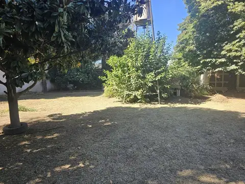 CASA A REFACCIONAR SOBRE LOTE DE 1200 M2 BOSQUES