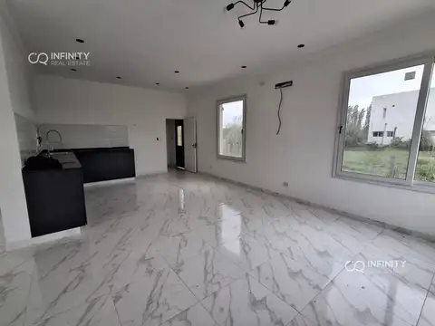 Casa 6 ambientes con 2 baños