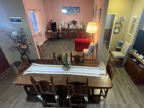 Casa 5 ambientes amplio terreno oportunidad