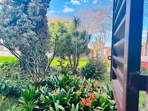 VENTA PH 3 AMB BARRIO 420 BANFIELD COCHERA