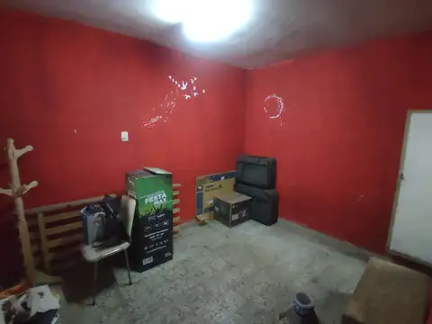 Inmuebel con casa, Dto y Local de Comercion  en venta en Laferrere