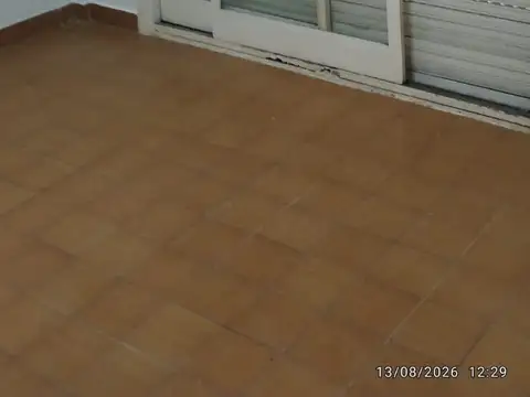 Muy comodo, con patio propio en planta baja