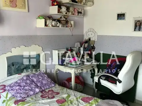 Venta CASA 5 Amb. c/ parque, pileta,Parque Leloir, Ituzaingo