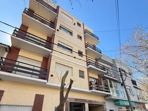 COCHERA EN PLANTA BAJA ZONA ALDREY