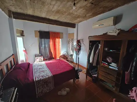 Casa 6 ambientes con 2 baños