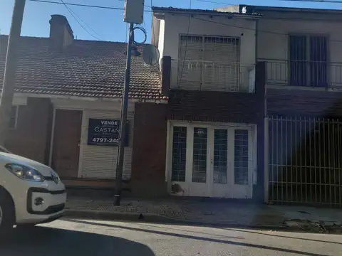 Casa tipo PH xcelente ubicación 6 ambientes 3 dormi. escrit. Lavadero y terraza