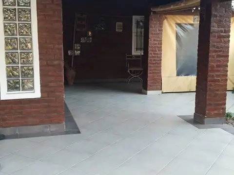 Casa en Venta con 4 cocheras