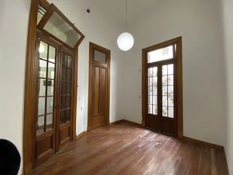 Avenida Carlos Calvo 3600, Piso PB