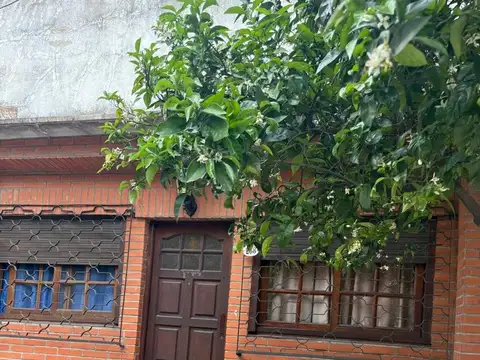 VENTA 0 PERMUTA CASA 4 AMB. + DPTO. 2MB. CIUDADELA