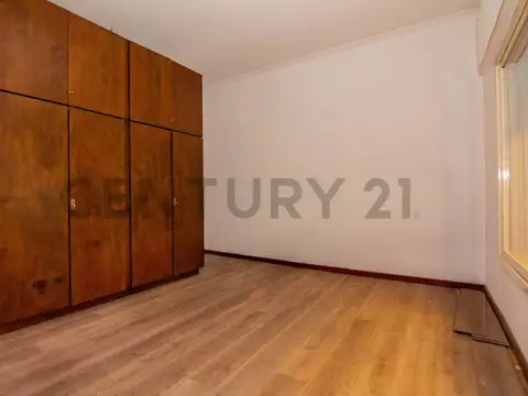 Casa 6 ambientes con 1 baño