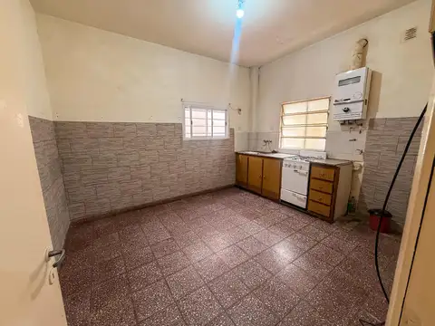Depto Tipo Casa en Alquiler en Lomas del Mirador, $ 420.000