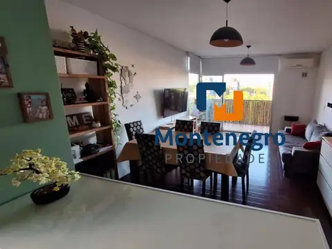 Amplio departamento 2 ambientes en San Martín centro