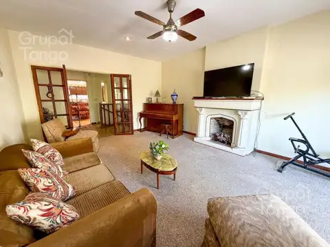 Venta Casa Coghlan Ocho Ambientes Jardín Patio Parque Cocheras Parrilla Balcon Terraza Atelier