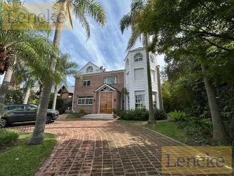 Lencke alquila - Residencia con frente al rio en Bahía del Sol de 612 m2 cubiertos
