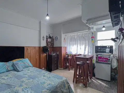 VENTA DE MONOAMBIENTE PLAZA MITRE AL FRENTE 