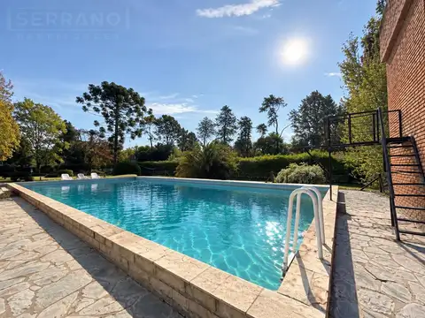SDA. Alquiler Anual, casa 4 ambientes en terreno de 4000m2 con pileta y quincho, barrio El Remanso
