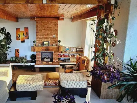 Casa 7 ambientes con 3 baños