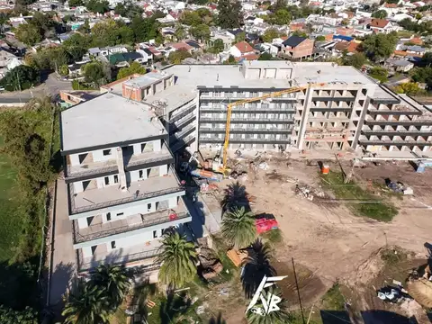 Sullivan 800, Piso 4