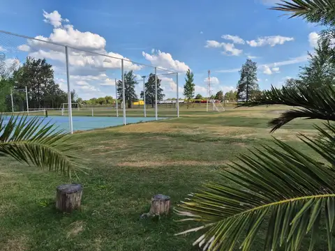 Venta terreno con  gran ubicación en Pinares del Sur