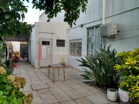 VENDO. Casa semi céntrica. Concordia, ER.-