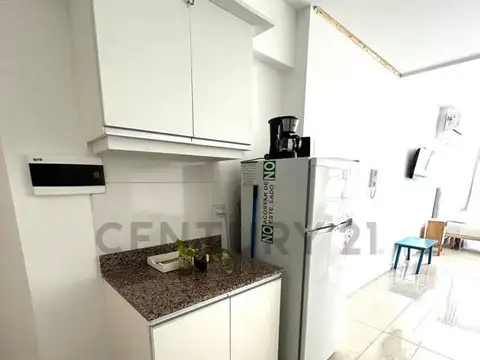 Tacuarí 500, Piso 4