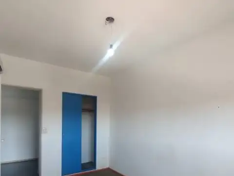 Se vende un departamento de 3 ambientes luminoso con balcón