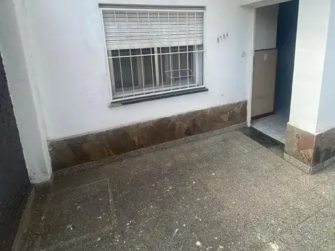 Casa en Alquiler con 1 cochera