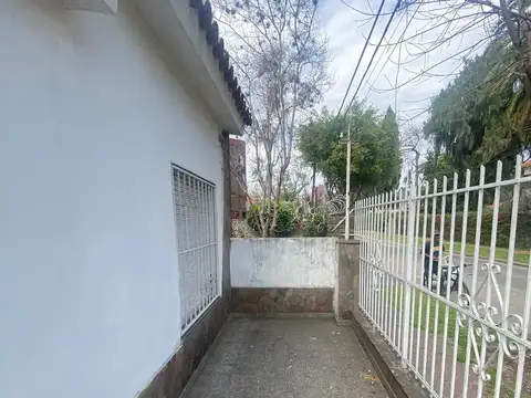 Casa 5 ambientes con 1 baño
