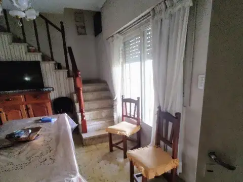 CASA VENTA 6 AMBIENTES PILETA JARDIN HAEDO MORON