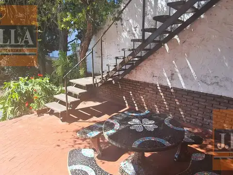 Casa 5 ambientes con 3 baños