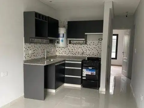 2 AMBIENTES CON BALCON, VENTA CON FINANCIACIÓN PROPIETARIA! 1°A