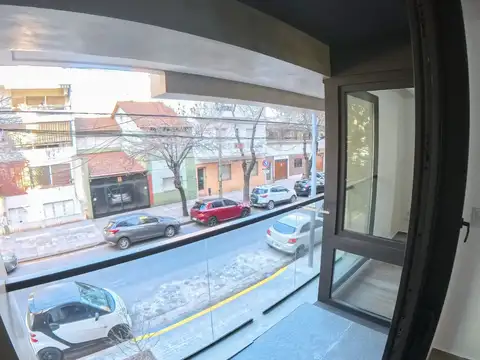 Ramon Falcon 4900, Piso 3