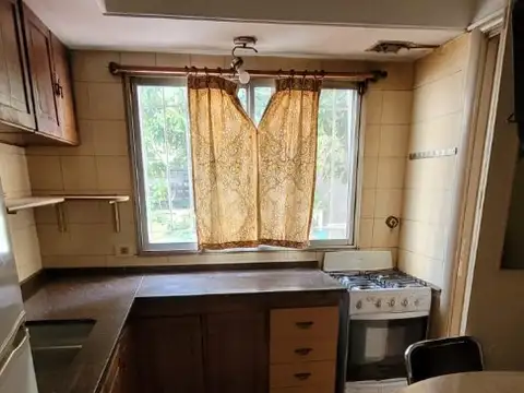 España Nº221 e/ Colombres