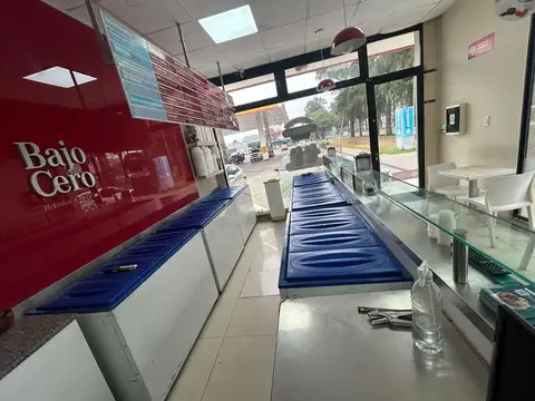 VENTA - FONDO DE COMERCIO DE IMPORTANTE FRANQUICIA HELADERIA BAJO CERO - GRANADERO BAIGORRIA