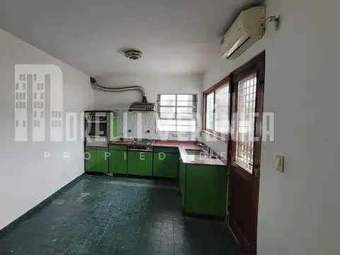 Av. Sir Alexander Fleming 2216 2216 , Piso 1