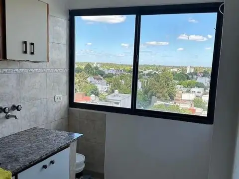 Departamento en venta de 2 dormitorios con cochera  la plata