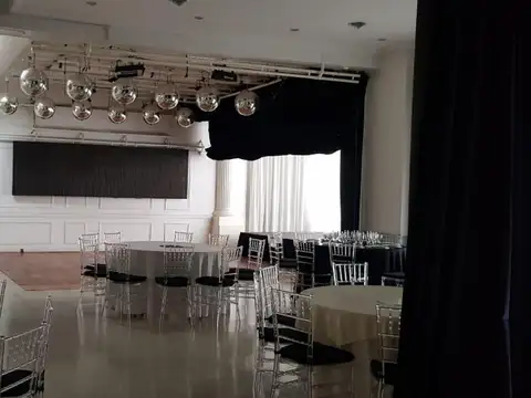 VENTA de propiedad comercial, única en la zona