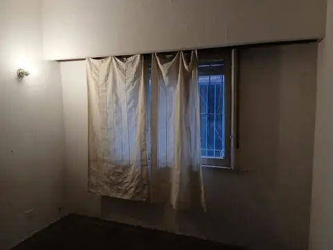 Depto Tipo Casa en Venta en Ramos Mejía Sur, USD 50.000