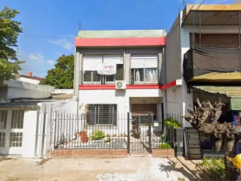 P.H. Ramos Mejía 3 amb. chicos con patio Interno