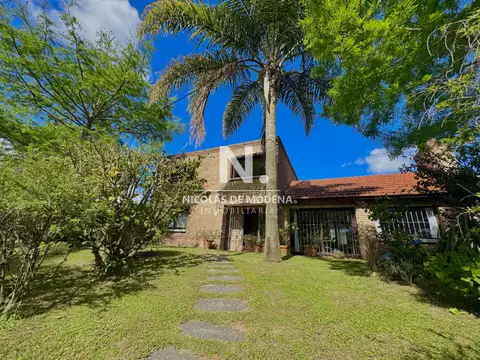 Alquila casa en Punta del Este de 4 dormitorios, excelente ubicación 