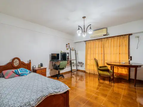 Casa | 7 ambientes | 3 plantas | piscina | San Justo Centro