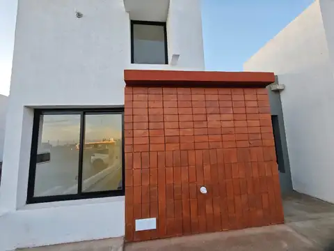 CASA DUPLEX 2 DORM. 2 BAÑOS DOCTA / NOBU