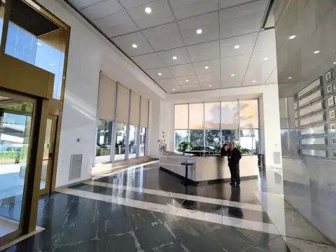 Oficina en Venta con 8 cocheras