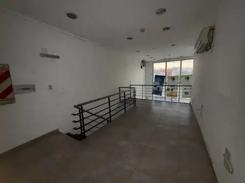 Alquiler de Local Comercial sobre Av. 3 de Abril 1000