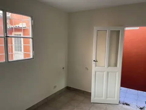 Depto Tipo Casa en Alquiler de Monoambiente
